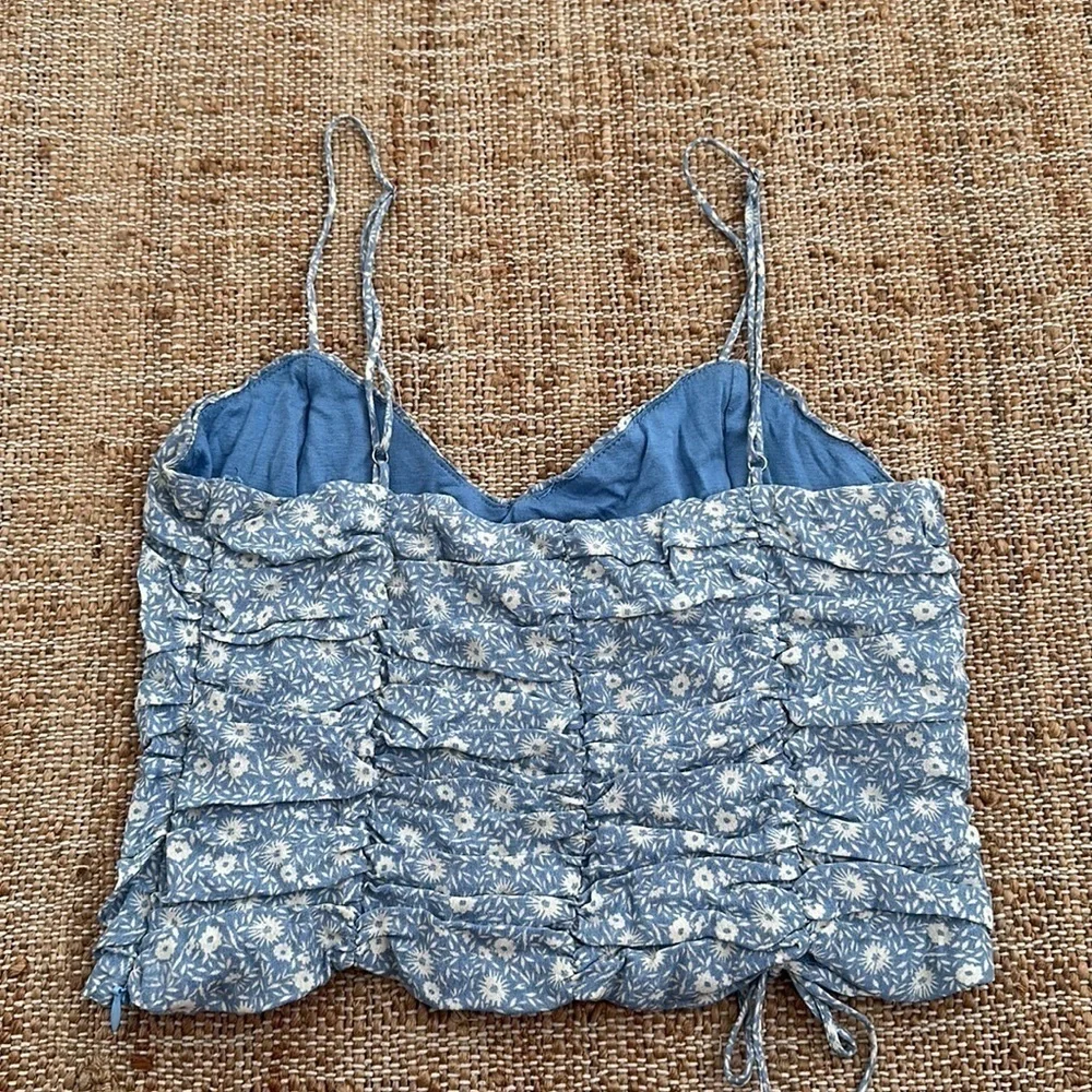 Skylar + Madison Blue and White Floral Crop Cami Top Size Medium - Picture 4 of 4